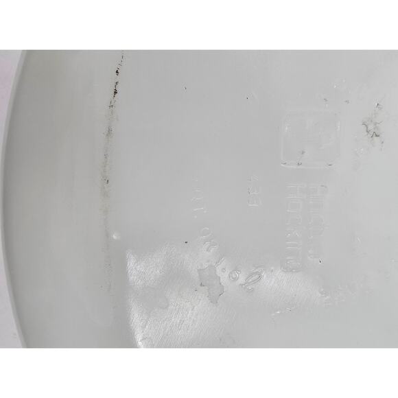 Vintage Anchor Hocking Fire-King Style Milk Glass Casserole Dish - Picture 8 of 8